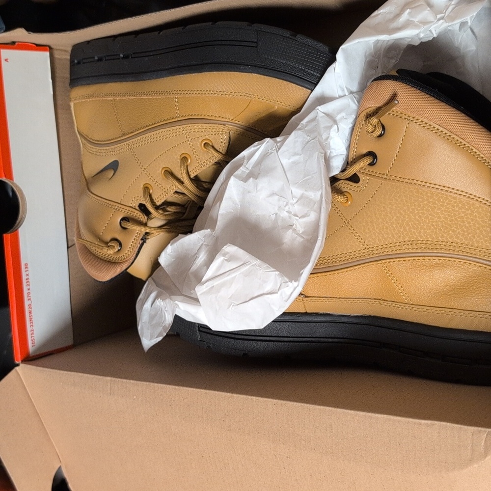 Nike Big Kids Woodside 2 High ACG Boots Size 7Y New/Box MSRP $100 - Picture 8 of 10